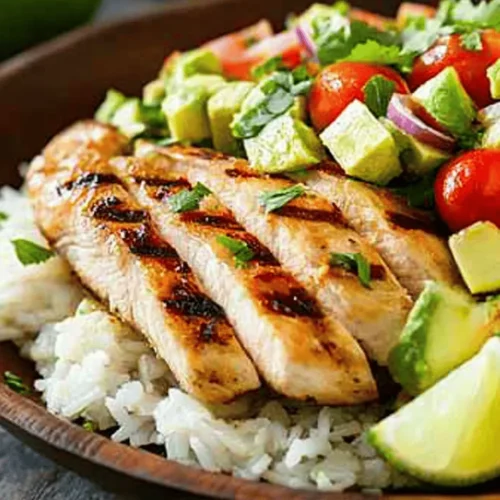 Welcome to a culinary journey that promises a vibrant explosion of flavors, textures, and health benefits! The Honey Lime Chicken & Avocado Rice Stack is not just a meal; it’s an experience that brings together the best of fresh ingredients and delightful tastes. Imagine succulent chicken marinated in a zesty honey-lime blend, layered atop fluffy jasmine rice and creamy avocado, then finished off with a medley of colorful vegetables. This dish is perfect for those looking to indulge in something nutritious yet satisfying.